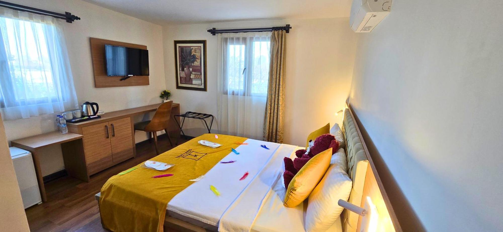 Comfy Otel Antalya Lara Екстериор снимка