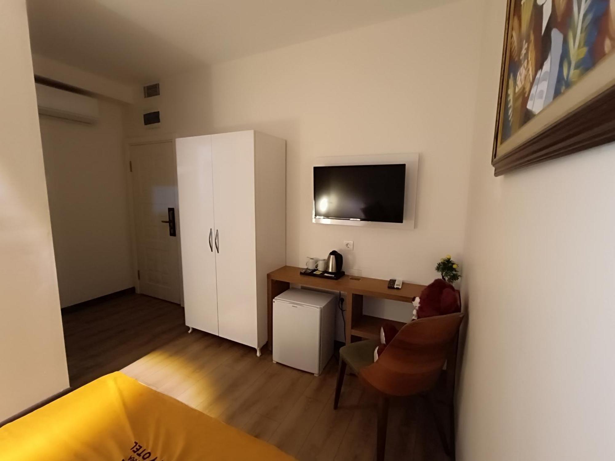 Comfy Otel Antalya Lara Екстериор снимка